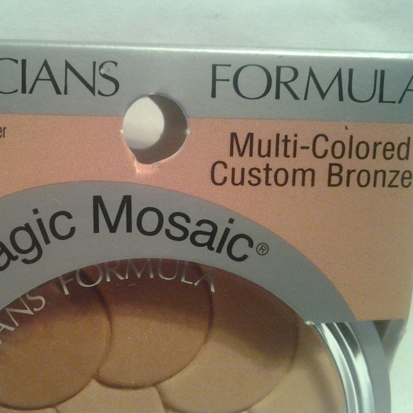 Physicians Formula Magic Mosaic Light Bronzer 384 - Picture 6 of 7
